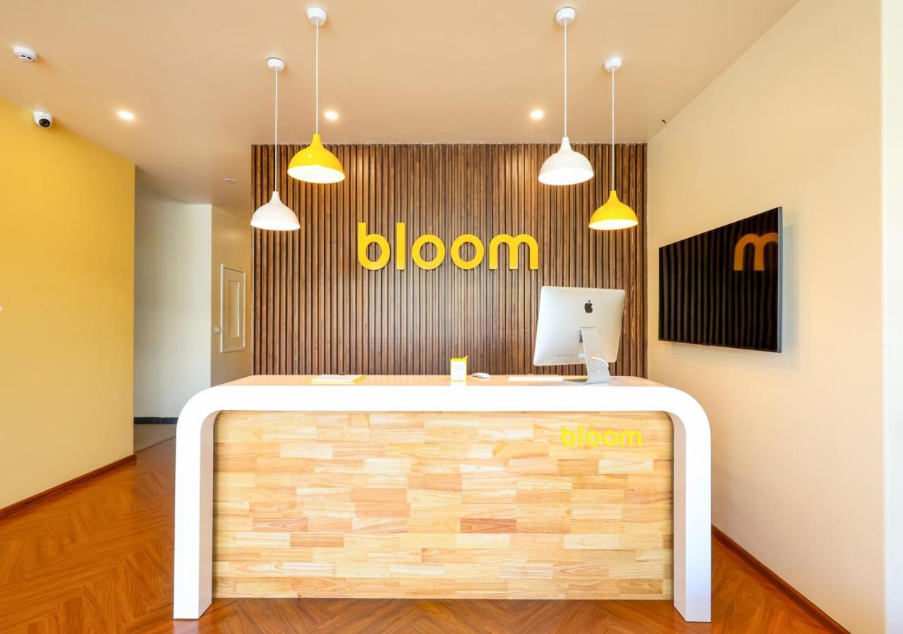 Bloom Hotel - Golf Course Road, Sector 43 Гургаон Екстериор снимка