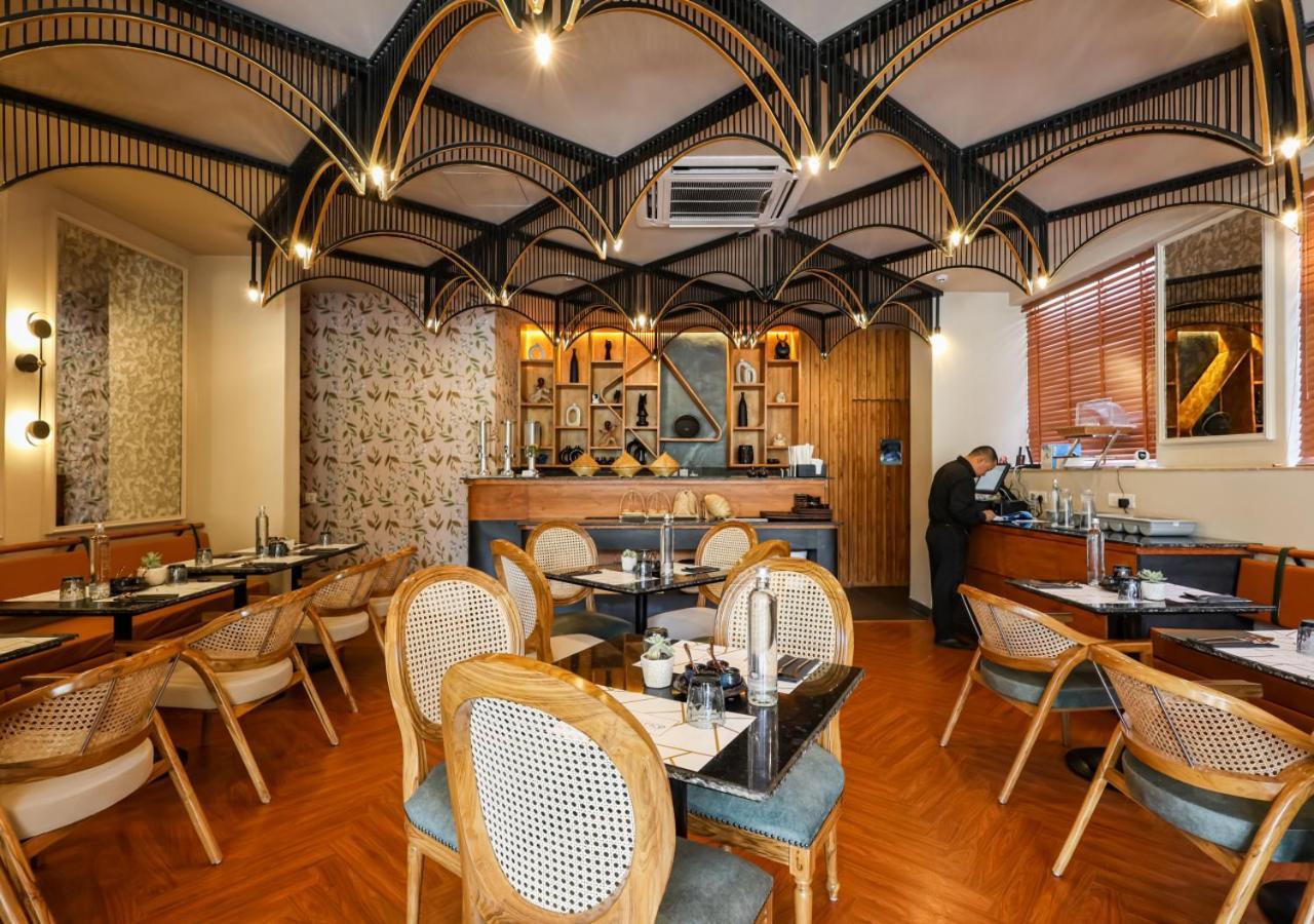 Bloom Hotel - Golf Course Road, Sector 43 Гургаон Екстериор снимка